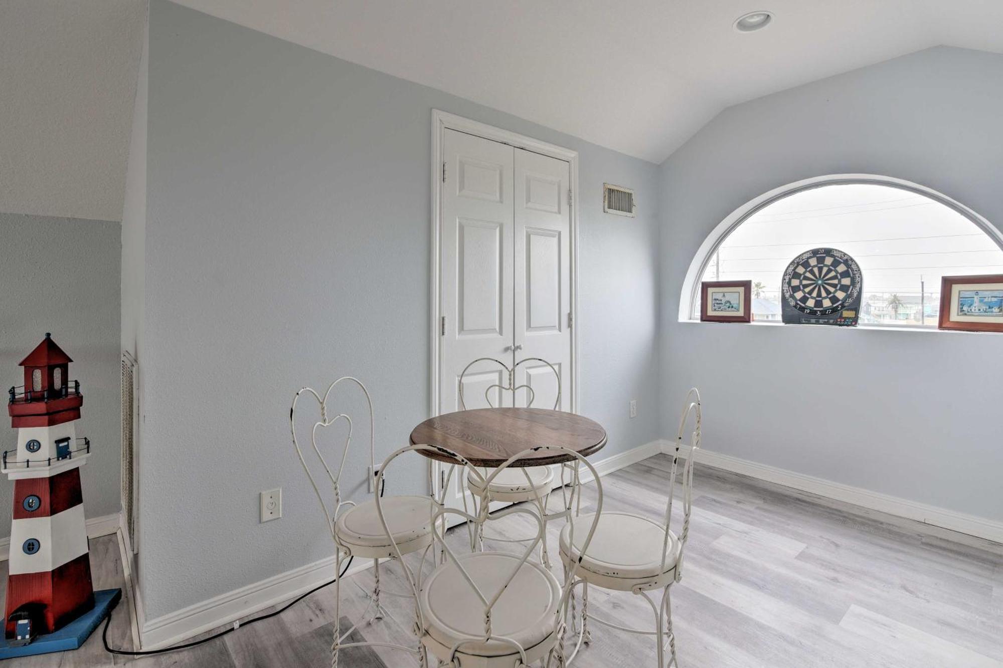 Oceanfront Galveston Home - Walk To Beach! Exterior foto